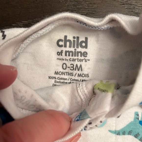 Two Newborn 0-3 months pajamas zipper & snaps  dinosaur stripes baby - Picture 7 of 9